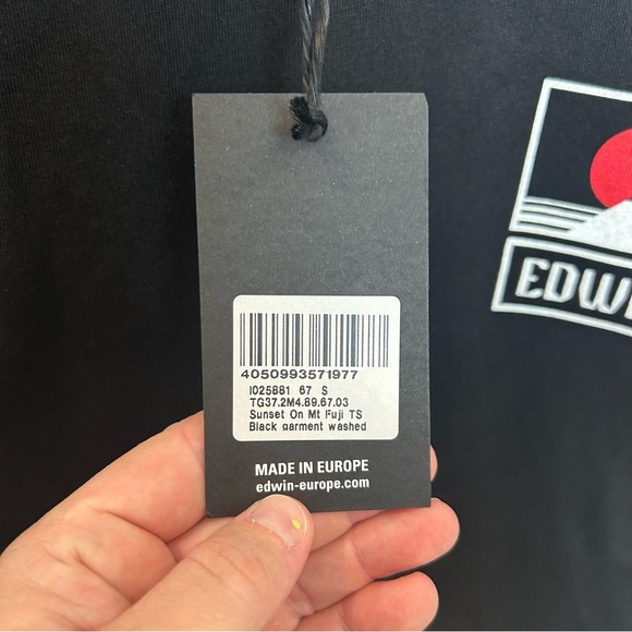 Men’s Edwin Sunset On Mt Fuji T-Shirt, Black, Small - Picture 4 of 6